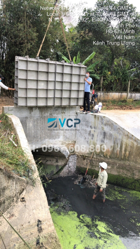 Van cửa lật chất lượng cao, giá cạnh tranh