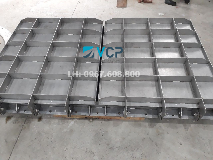 Van cửa lật